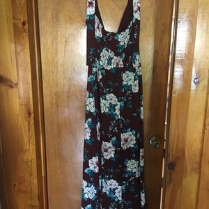 Maxi dress tie neck size M. New with tags